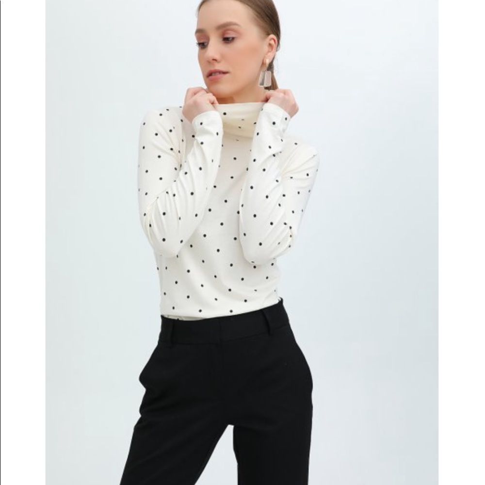 Old Navy Turtleneck Polka Dot Shirt NWT